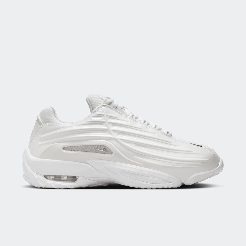 "Hot Step" Sneaker